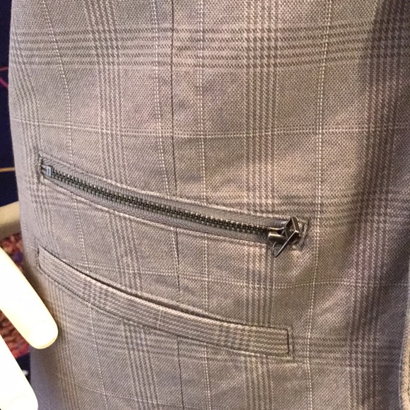 Structure Vest - Picture 16 of 17